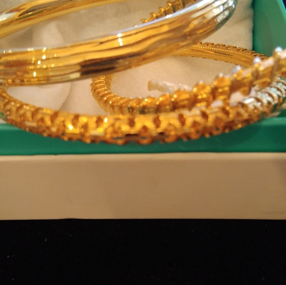 Three HSN new gold bangles - Picture 5 of 6